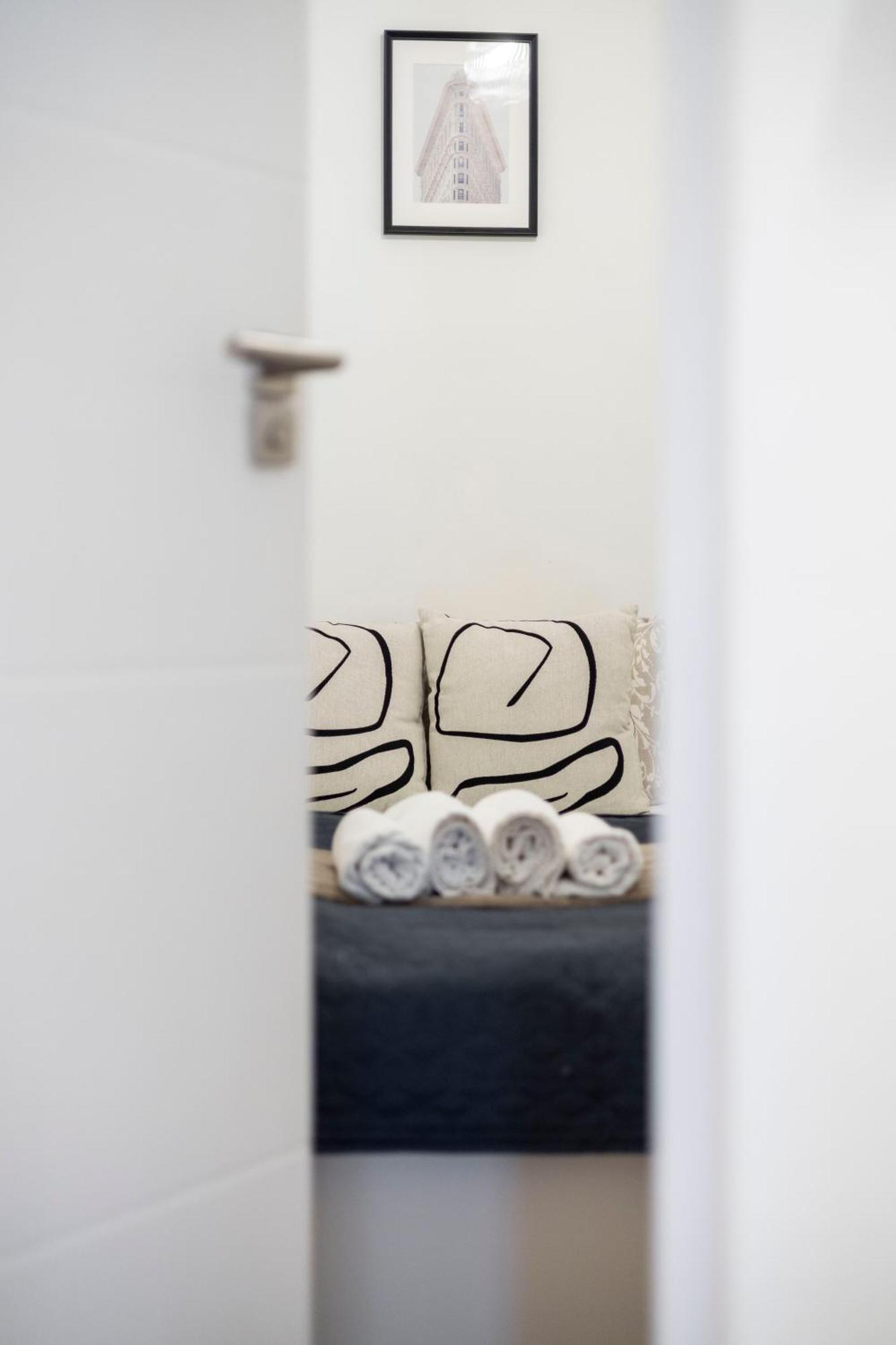 Charming & Cozy Central 1Bedrm Suites ブダペスト エクステリア 写真