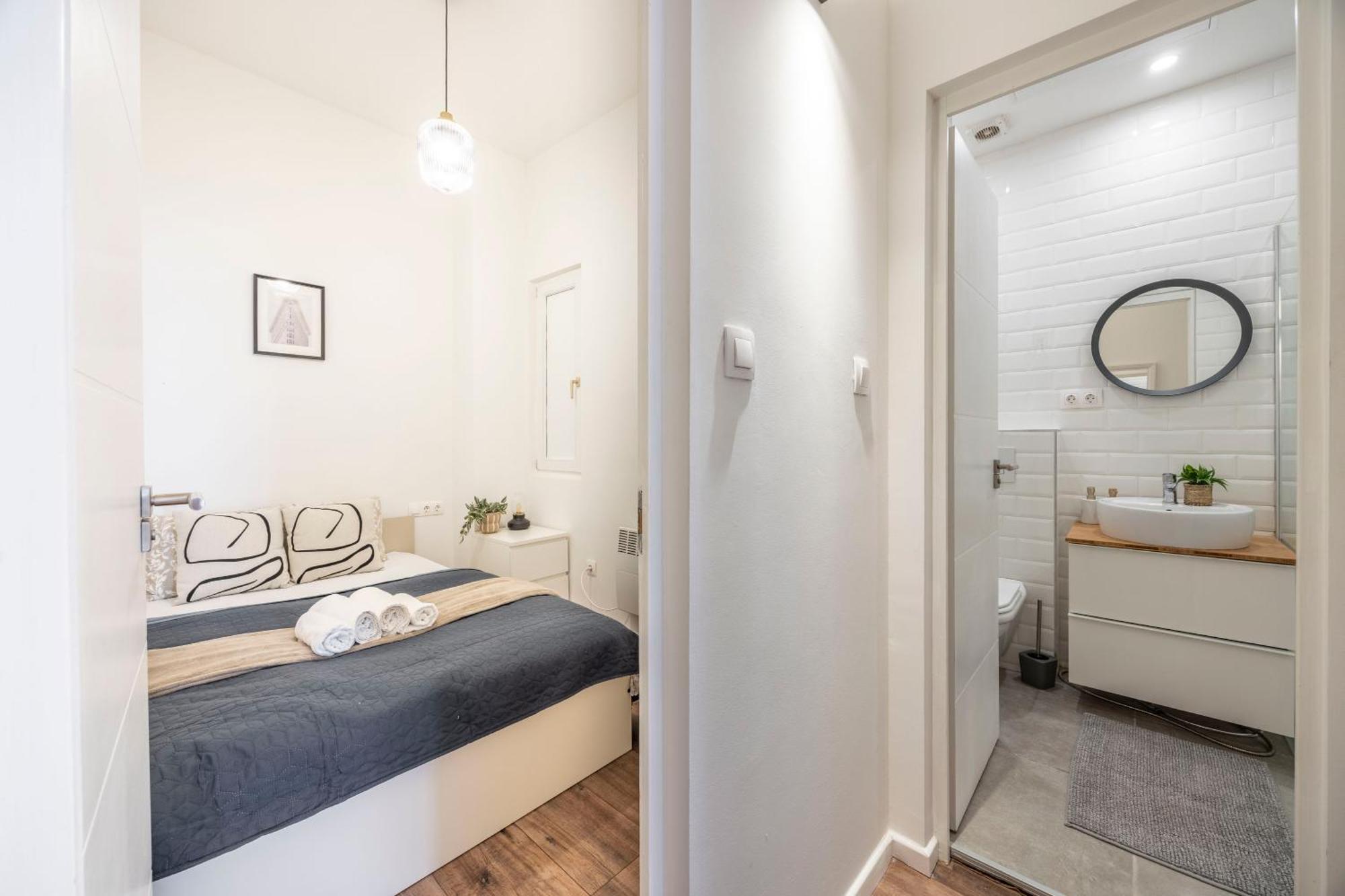 Charming & Cozy Central 1Bedrm Suites ブダペスト エクステリア 写真