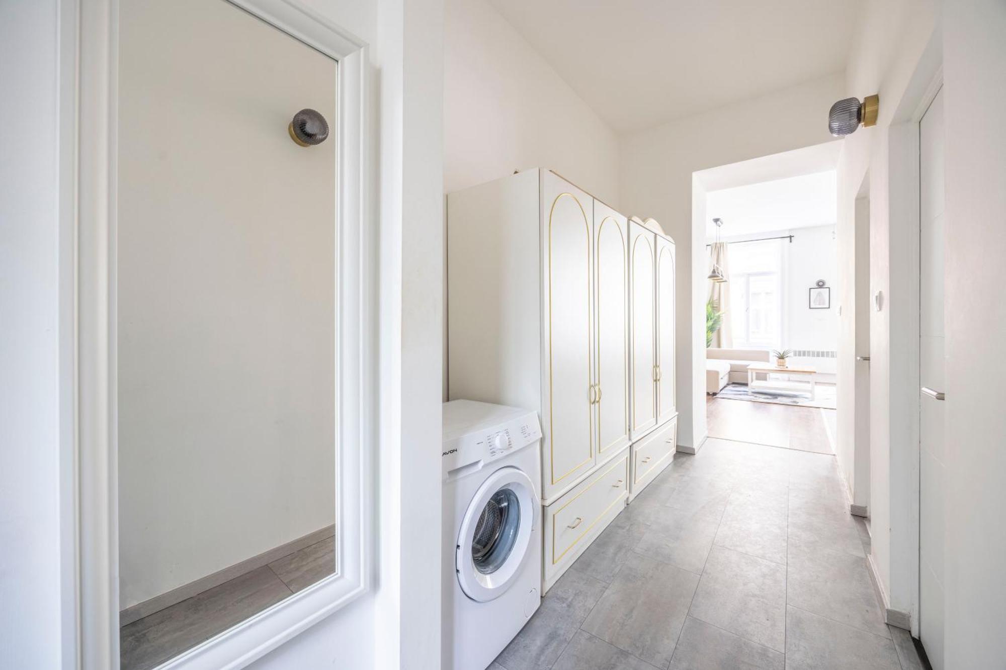 Charming & Cozy Central 1Bedrm Suites ブダペスト エクステリア 写真
